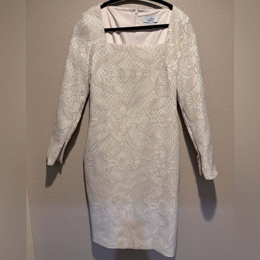 Badgley Mischka Stunning Cream Long Sleeve Dress with Gold Accent Detail Sz 6